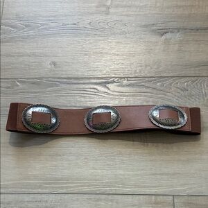 NWT Wide Stretchable Brown Concho Belt with Silver Accents